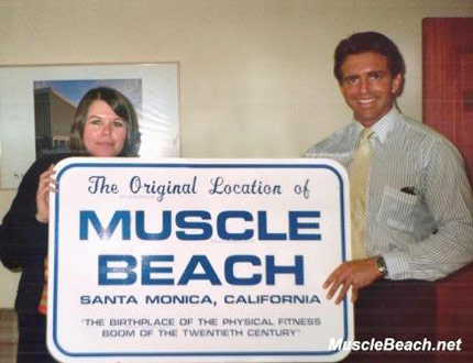MB_Santa_Monica_Sign_in-City_Hall